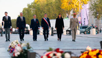 Personnes qui marchent